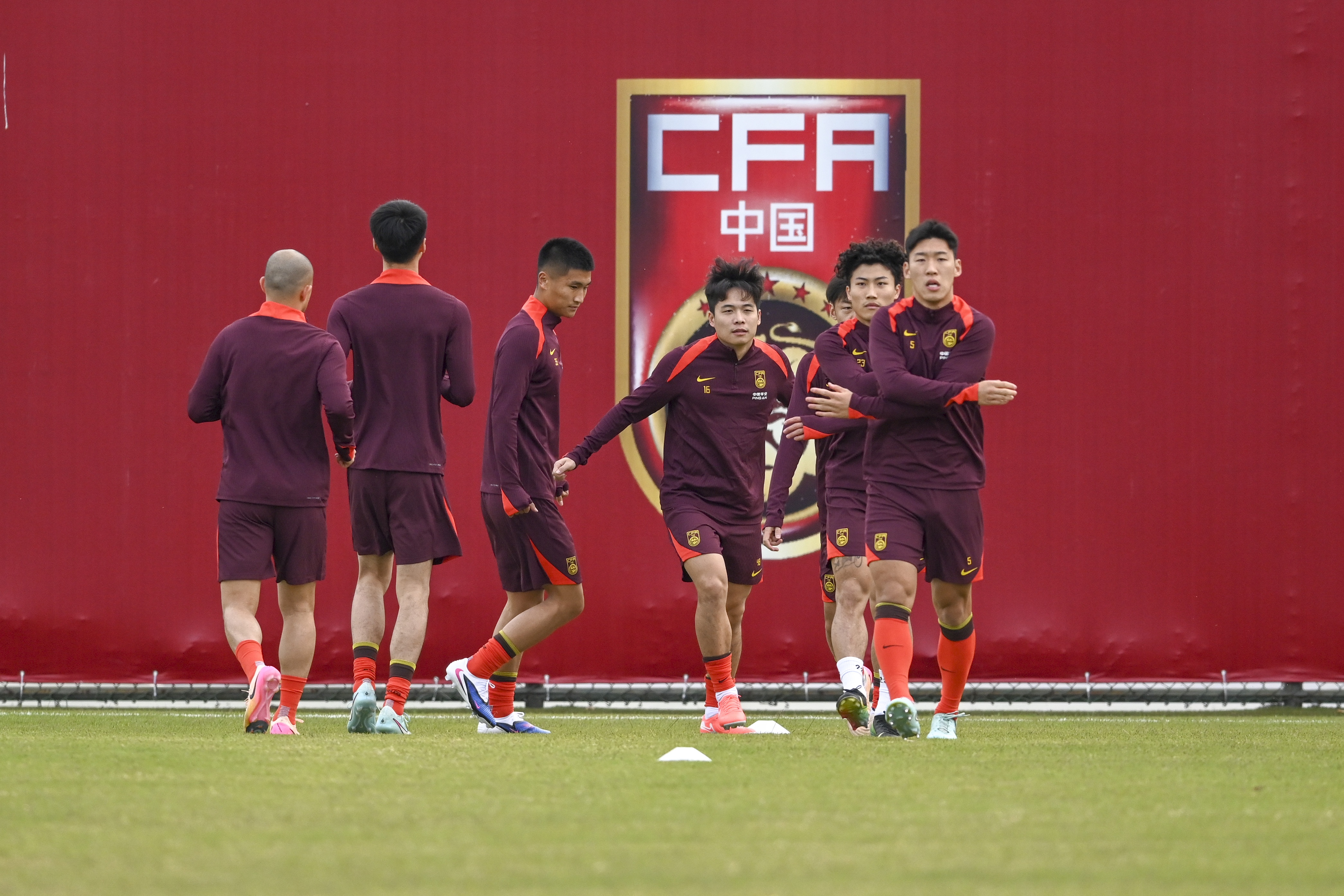 世界杯官方app下载平台-足球报：国足6月有机会与强队热身，FIFA意图打开中国市场