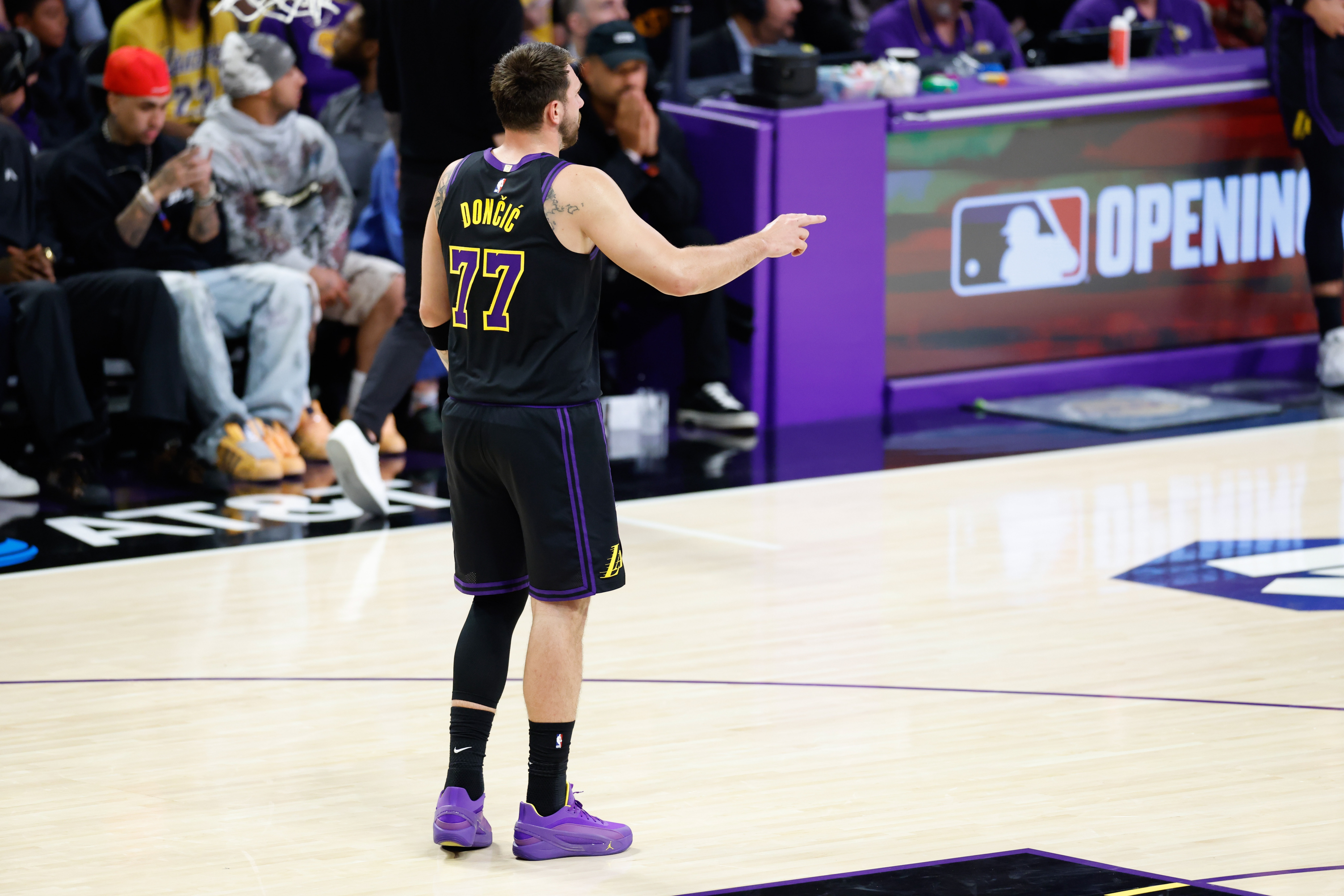 世界杯手机直播软件-奥多姆：湖人根本不防守 全队必须明白他们要弥补东契奇的漏洞