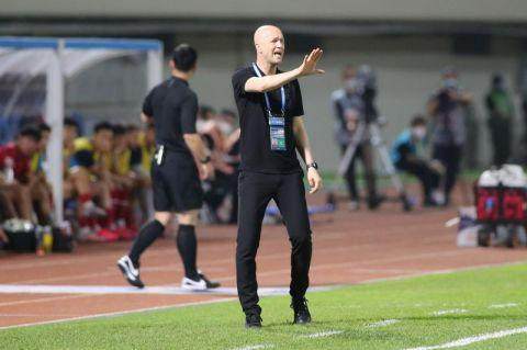 世界杯直播客户端下载-小克鲁伊夫不认可“土豪说”：我们工资只是中游水平